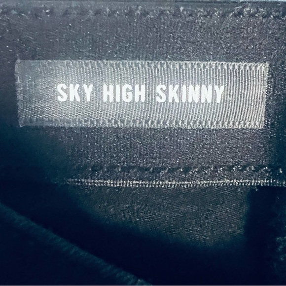 TORRID Sky High Skinny Jeans Ripped Black Size 24T - Picture 10 of 15